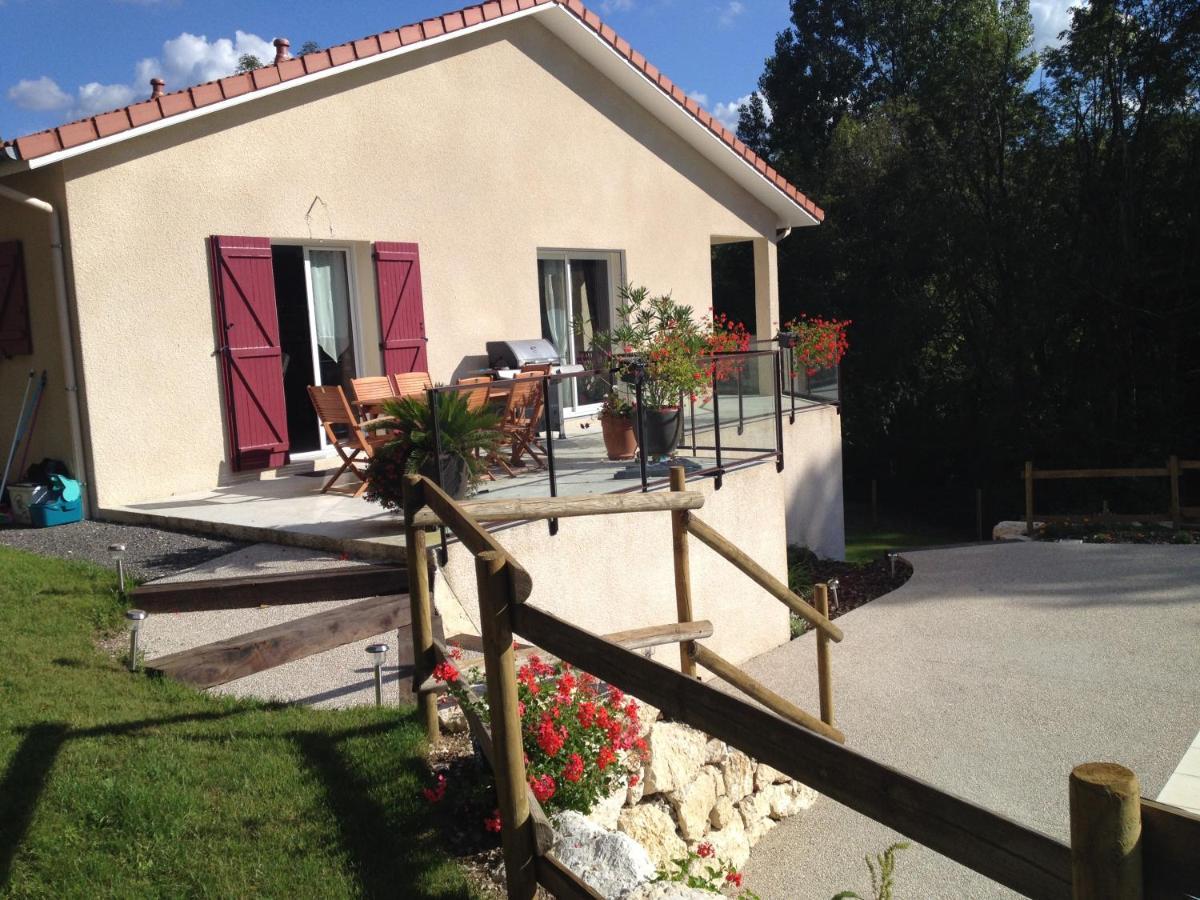 Le Mas De Servant Roulottes Et Chambres D'Hotes Auberives-en-Royans Exterior foto