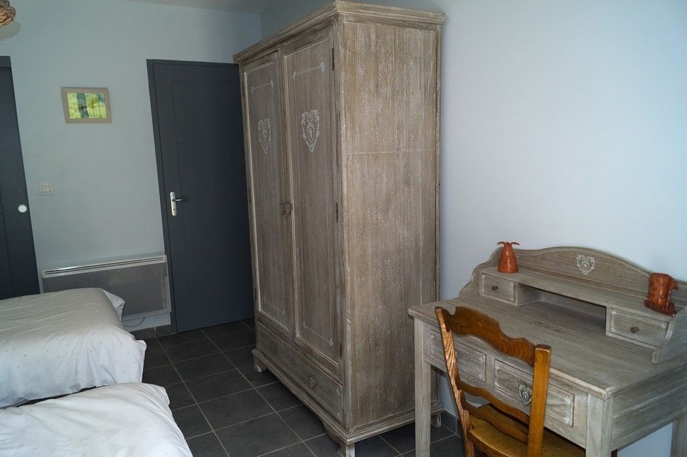 Le Mas De Servant Roulottes Et Chambres D'Hotes Auberives-en-Royans Exterior foto