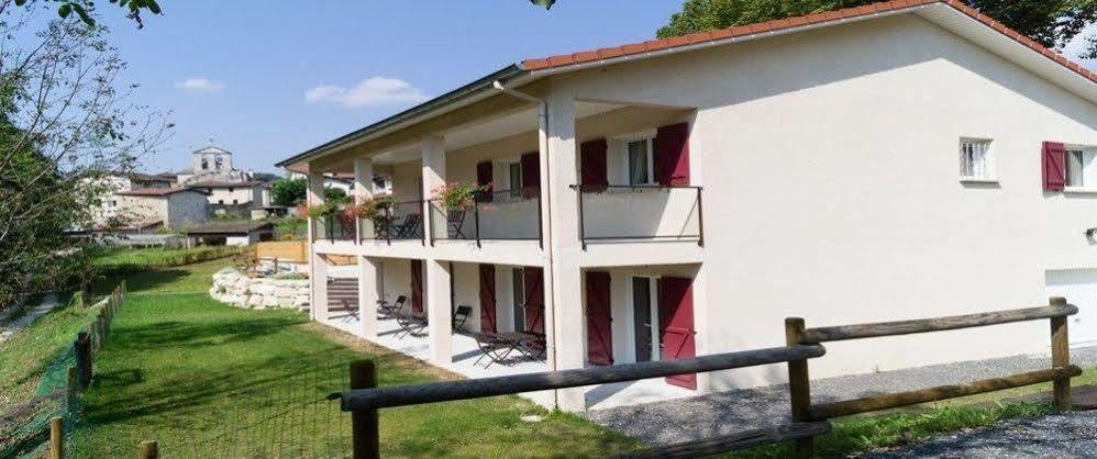 Le Mas De Servant Roulottes Et Chambres D'Hotes Auberives-en-Royans Exterior foto